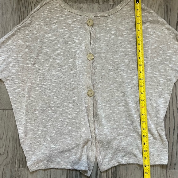 It's Our Time Tan and Cream Oversized Long Sleeve Blouse w back button closure - Picture 10 of 11